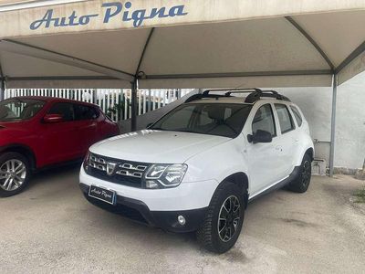 Usata Dacia Duster Lauréate 90 CV (66 kW) 2016 Bianco SUV