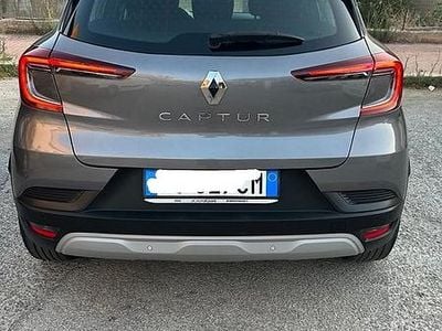 Usata Renault Captur Zen 94 CV (69 kW) 2021 Grigio SUV
