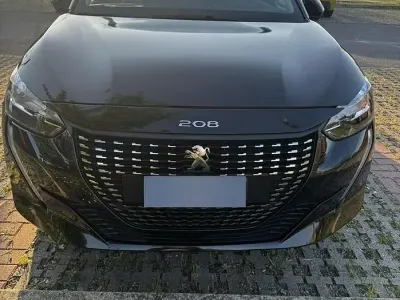 Usata Peugeot 208 75 CV (55 kW) 2022 Nero Utilitaria