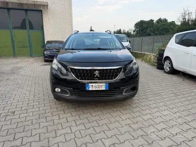 Usata Peugeot 2008 Allure 82 CV (60 kW) 2017 Nero SUV