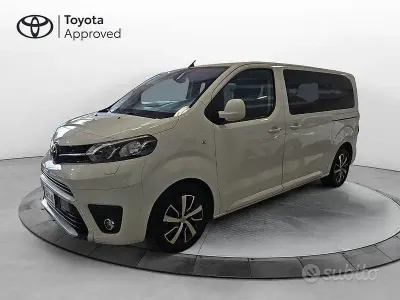Usata Toyota Proace Verso Executive 110 kW (150 CV) 2023 Bianco Station wagon