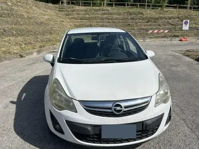 Usata Opel Corsa 85 CV (62 kW) 2013 Bianco Utilitaria