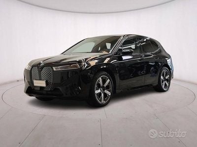 Usata BMW iX Comfort Edition 384 kW (523 CV) 2025 Black sapphire SUV