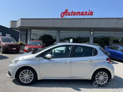 Usata Peugeot 208 75 CV (55 kW) 2015 Grigio Utilitaria