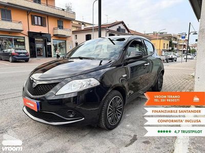Usata Lancia Ypsilon Gold 69 CV (50 kW) 2019 Nero Utilitaria