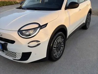Usata Fiat 600 136 CV (100 kW) 2025 SUV