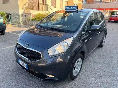Usata Kia Venga Style 90 CV (66 kW) 2017 Grigio Utilitaria