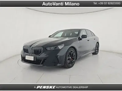 Usata BMW 520 M Sport 197 CV (144 kW) 2025 Blu Utilitaria