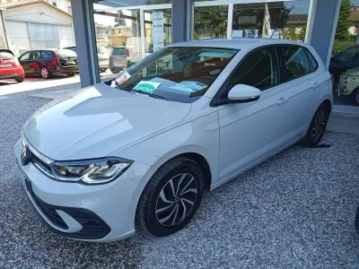Usata VW Polo Life 95 CV (69 kW) 2023 Ascott grey Utilitaria