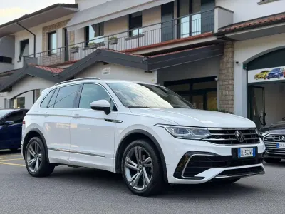 Usata VW Tiguan R-line 150 CV (110 kW) 2022 Bianco SUV