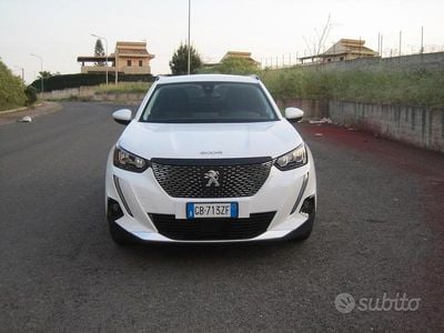 Usata Peugeot 2008 Allure 130 CV (95 kW) 2021 Bianco SUV