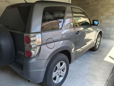 Usata Suzuki Vitara 106 CV (77 kW) 2007 Grigio SUV