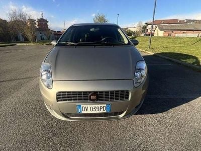 Usata Fiat Grande Punto Active 77 CV (56 kW) 2009 Grigio Utilitaria