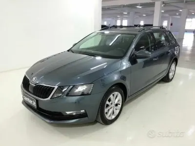 Usata Skoda Octavia Executive 116 CV (85 kW) 2019 Grigio metallizzato Station wagon