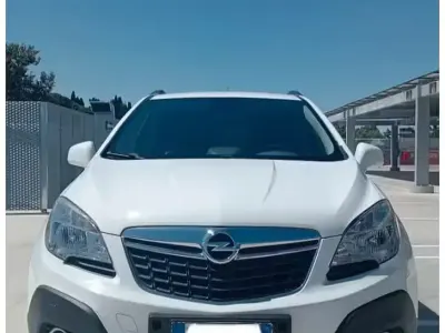 Usata Opel Mokka 140 CV (102 kW) 2014 Bianco SUV