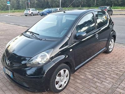 Usata Toyota Aygo 68 CV (50 kW) 2008 Nero Utilitaria
