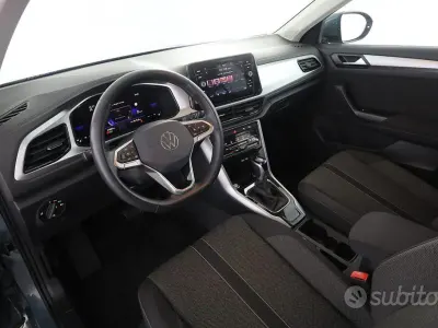 Usata VW T-Roc Life 150 CV (110 kW) 2025 Blu SUV
