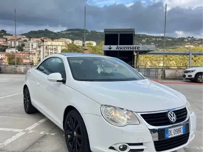 Usata VW Eos 140 CV (102 kW) 2008 Bianco Cabrio