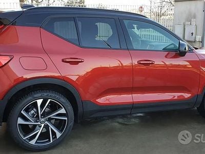 Usata Volvo XC40 R-Design 150 CV (110 kW) 2019 Rosso SUV