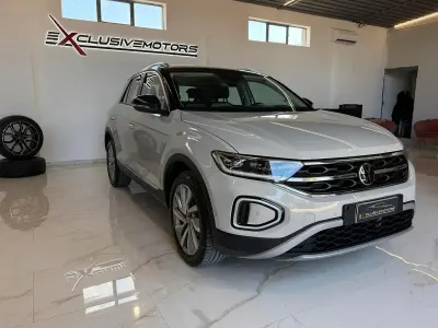 Usata VW T-Roc Life 150 CV (110 kW) 2024 Beige SUV
