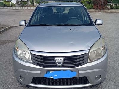 Occasion Dacia Sandero Lauréate 75 PK (55 kW) 2009 Zilver Sedan