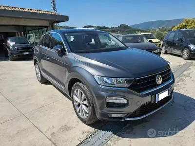 Usata VW T-Roc Style 150 CV (110 kW) 2019 Grigio SUV