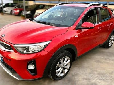 Usata Kia Stonic 110 CV (80 kW) 2017 Rosso SUV