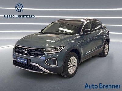 Usata VW T-Roc Life 150 CV (110 kW) 2024 Petroleum blue metallizzato ne SUV