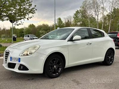 Usata Alfa Romeo Giulietta Distinctive 120 CV (88 kW) 2013 Bianco Utilitaria