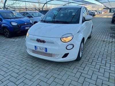 Usata Fiat 500e Action 69 kW (95 CV) 2022 Bianco Utilitaria