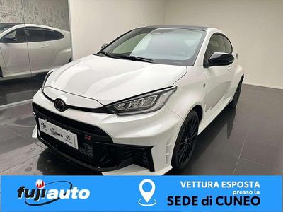 Usata Toyota Yaris 280 CV (205 kW) 2024 Bianco Utilitaria