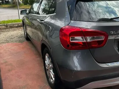 Usata Mercedes GLA200 Executive 136 CV (100 kW) 2014 Grigio SUV