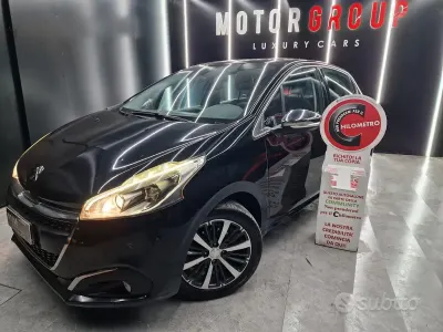 Usata Peugeot 208 Allure 82 CV (60 kW) 2016 Nero Utilitaria