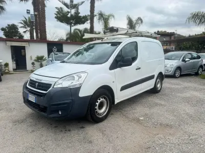 Usata Peugeot Partner Tepee Active 120 CV (88 kW) 2017 Bianco Monovolume