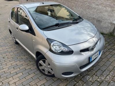 Usata Toyota Aygo Connect Style 68 CV (50 kW) 2012 Grigio Utilitaria