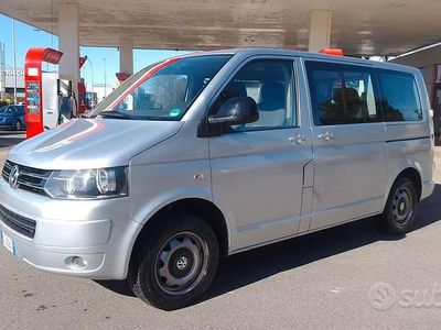 Usata VW Caravelle 140 CV (102 kW) 2011 Grigio Monovolume