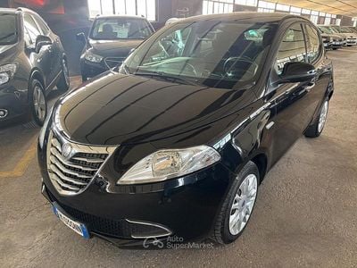 Begagnad Lancia Ypsilon S 69 HK (50 kW) 2012 Svart Halvkombi