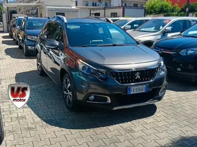 Usata Peugeot 2008 Allure 110 CV (80 kW) 2019 Grigio SUV