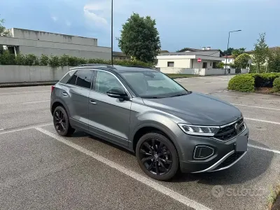 Usata VW T-Roc Life 110 CV (80 kW) 2023 Grigio SUV