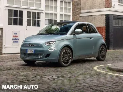 Usata Fiat 500e Red 69 kW (95 CV) 2024 Rosso Cabrio