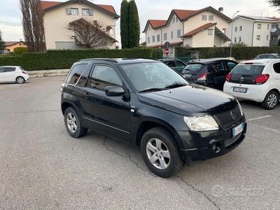 usata Suzuki Vitara g.anno 2007 con gancio traino