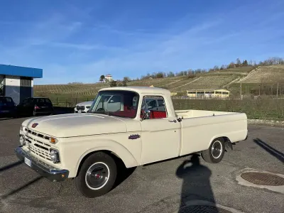 Usata Ford V8 211 CV (155 kW) 1966 Bianco SUV