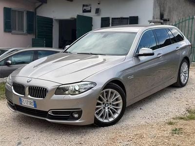 Usata BMW 530 Luxury Line 258 CV (189 kW) 2016 Grigio Station wagon