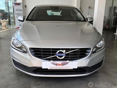 Usata Volvo V60 Kinetic 120 CV (88 kW) 2017 Grigio Station wagon