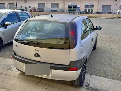 Usata Opel Corsa 58 CV (42 kW) 2002 Utilitaria