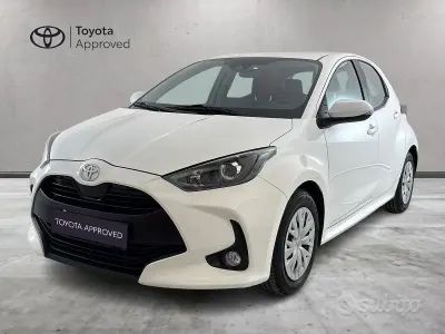 Usata Toyota Yaris Active 72 CV (52 kW) 2023 Bianco Utilitaria
