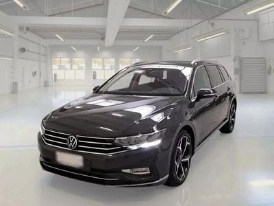 Grigio Usata 2020 VW Passat Executive Station wagon | 20.950 € (Buon prezzo)