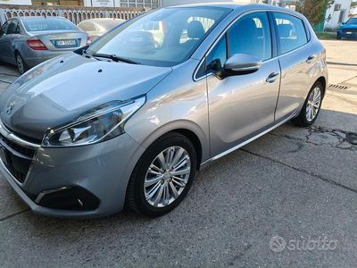 Usata Peugeot 208 85 CV (62 kW) 2019 Grigio Utilitaria