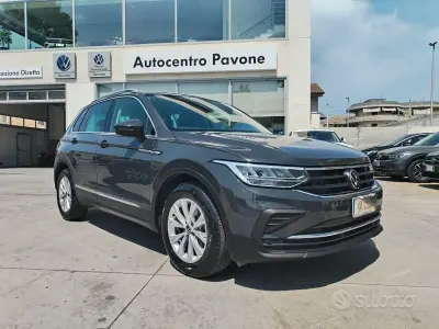 Usata VW Tiguan Life 150 CV (110 kW) 2022 Dolphin grey met. SUV