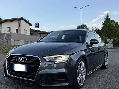 Usata Audi A3 S-Line 150 CV (110 kW) 2018 Grigio Berlina